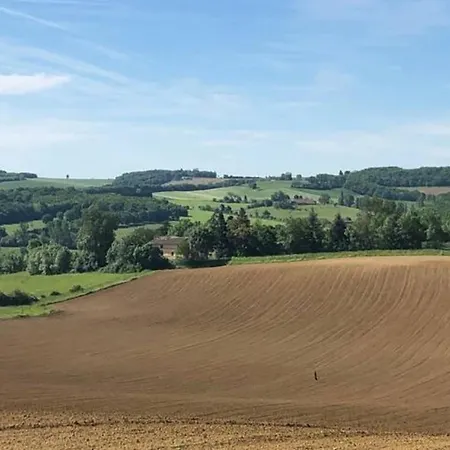 In The Heart Of The Countryside With Pool Apartament *